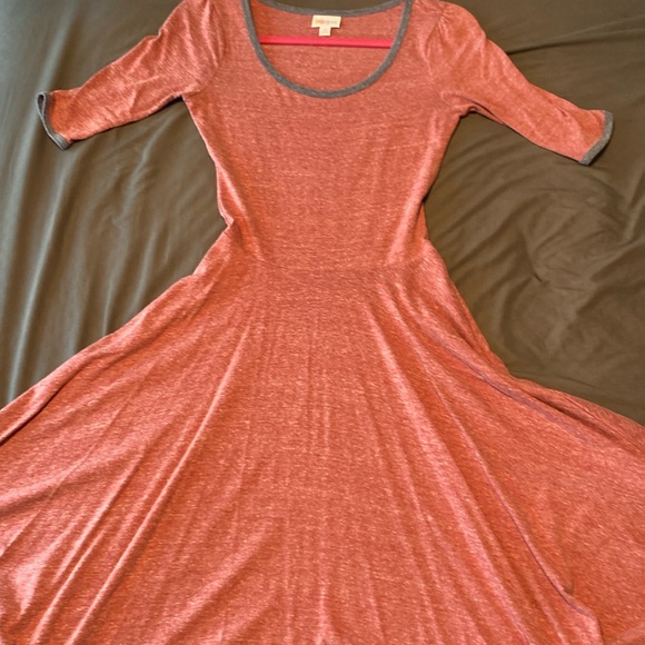 LuLaRoe Nicole - Picture 1 of 3